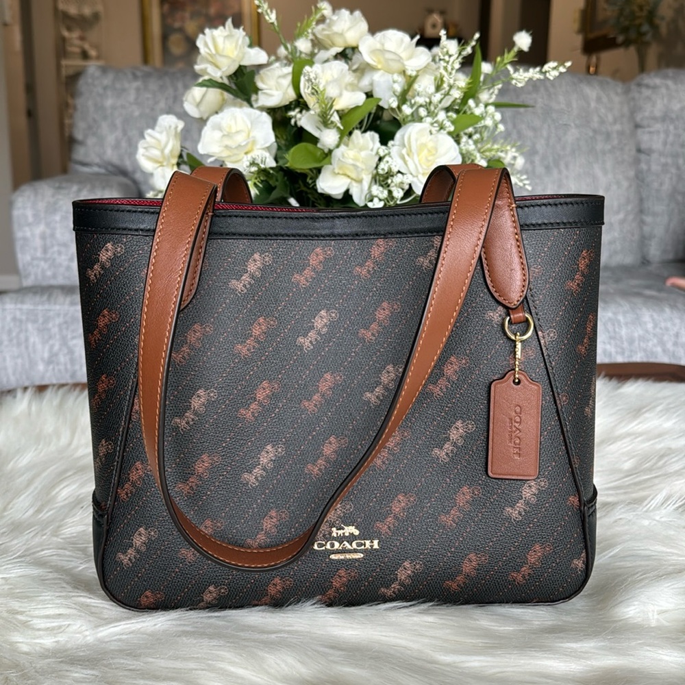 COACH TOTE 27